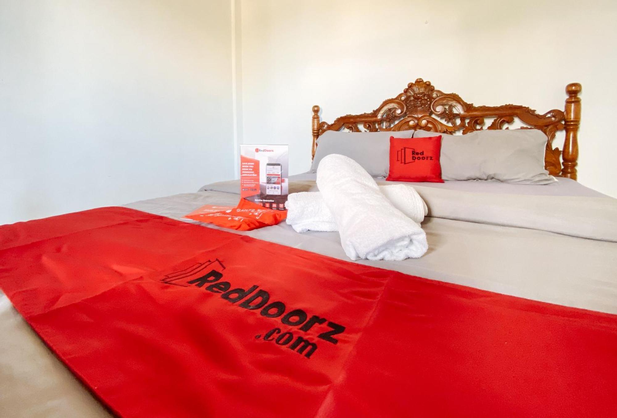 Botolan White Castle Beach Resort Iba Zambales מראה חיצוני תמונה
