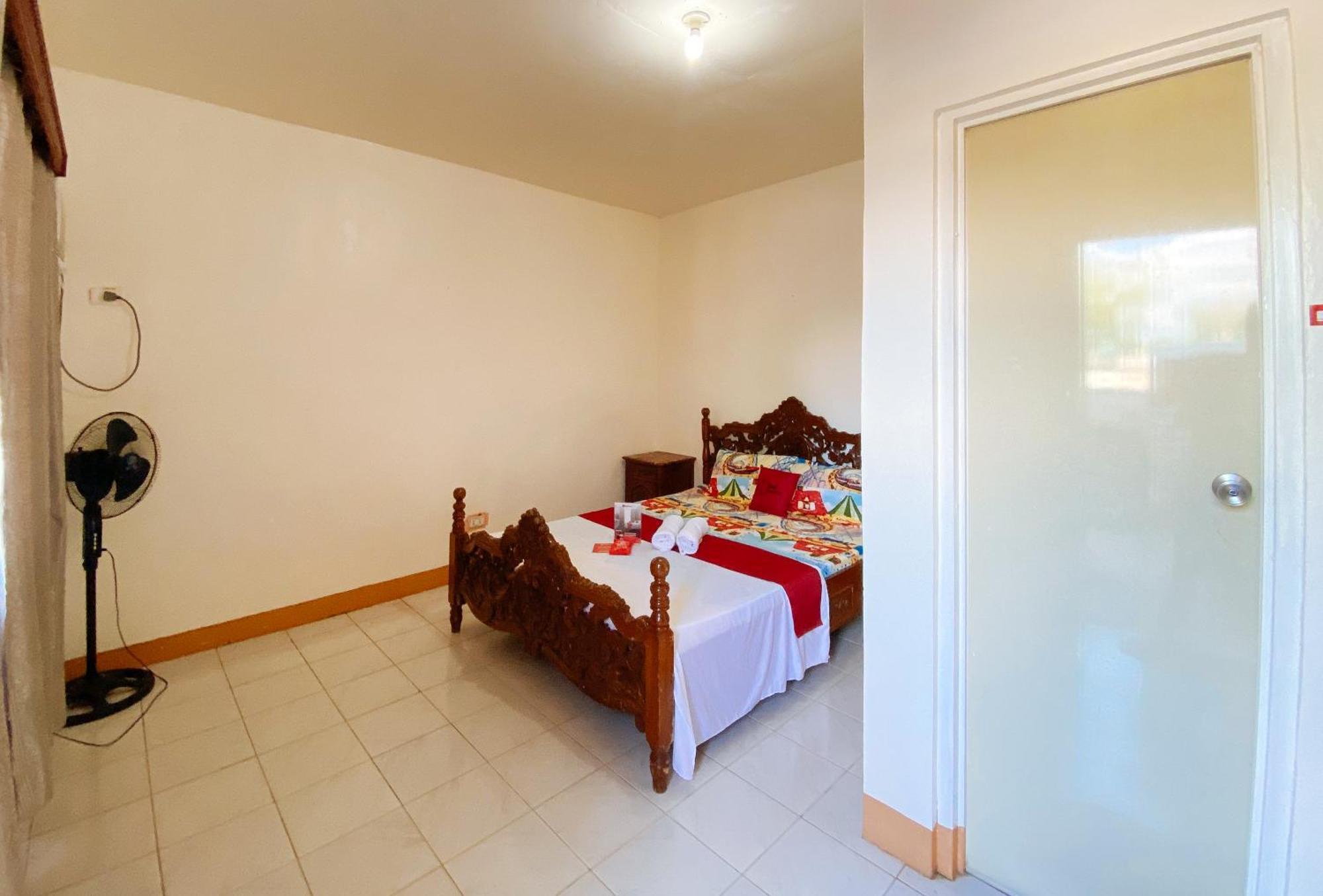 Botolan White Castle Beach Resort Iba Zambales מראה חיצוני תמונה