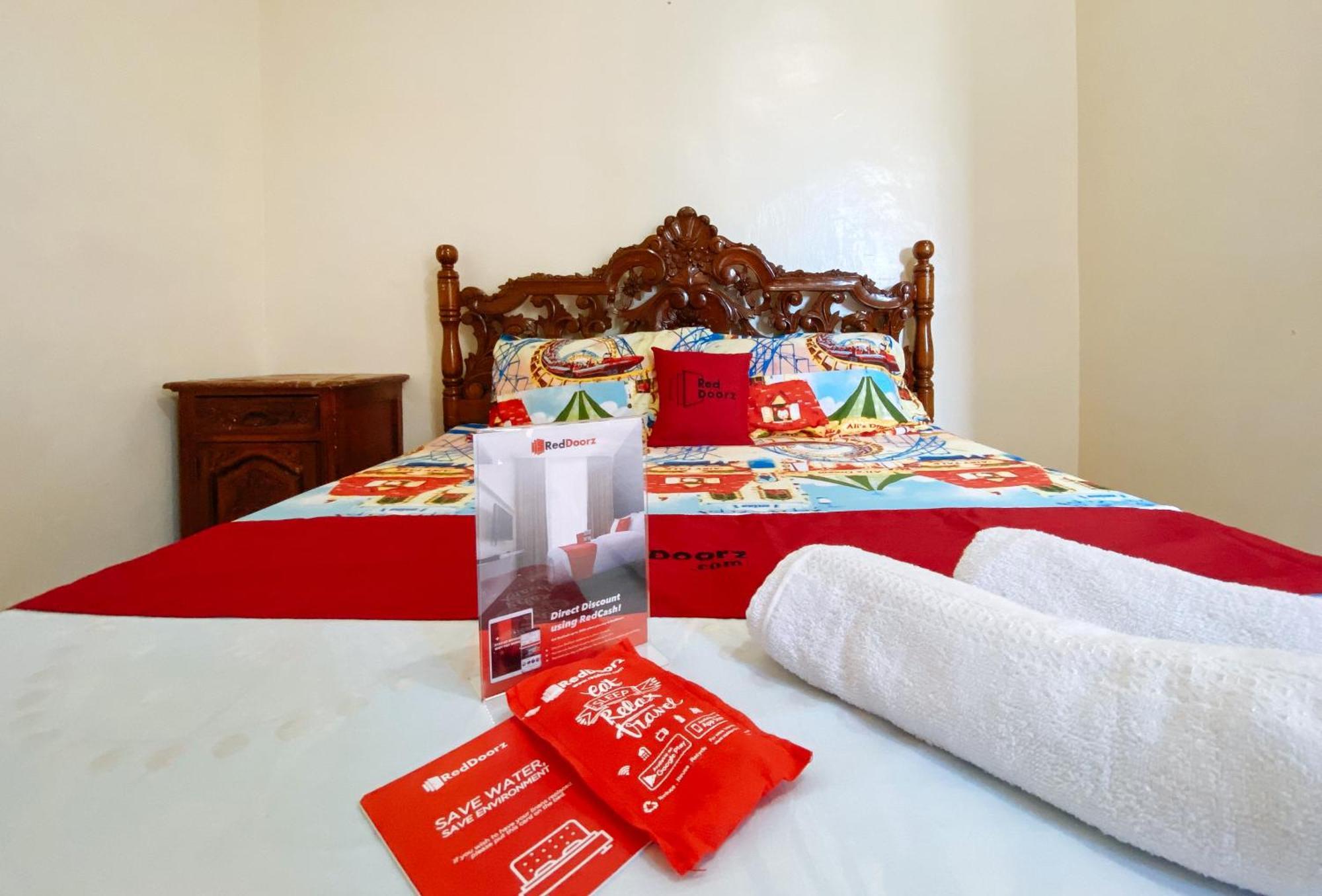 Botolan White Castle Beach Resort Iba Zambales מראה חיצוני תמונה